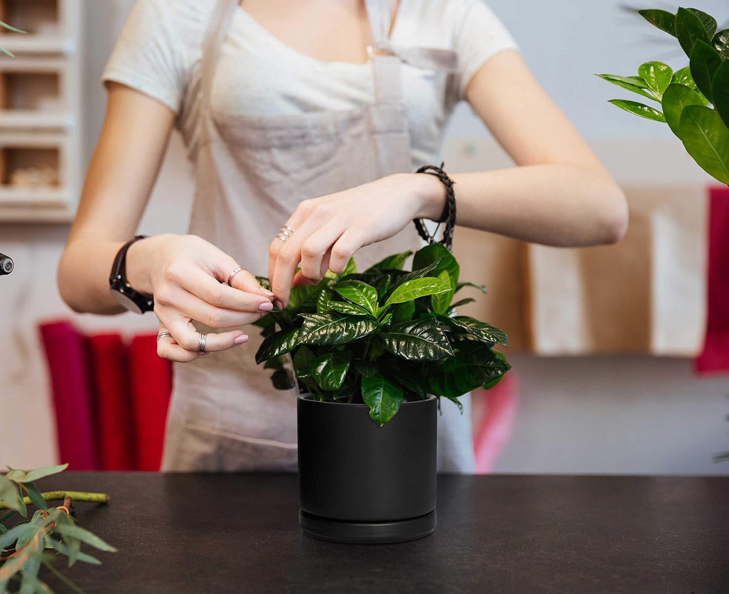 D'vine Dev 4.6 Inch & 6 Inch Ceramic Planter Pots for Plants with Drainage Hole and Saucer, Small Plant Pots Set, Black, 94-G-S-2