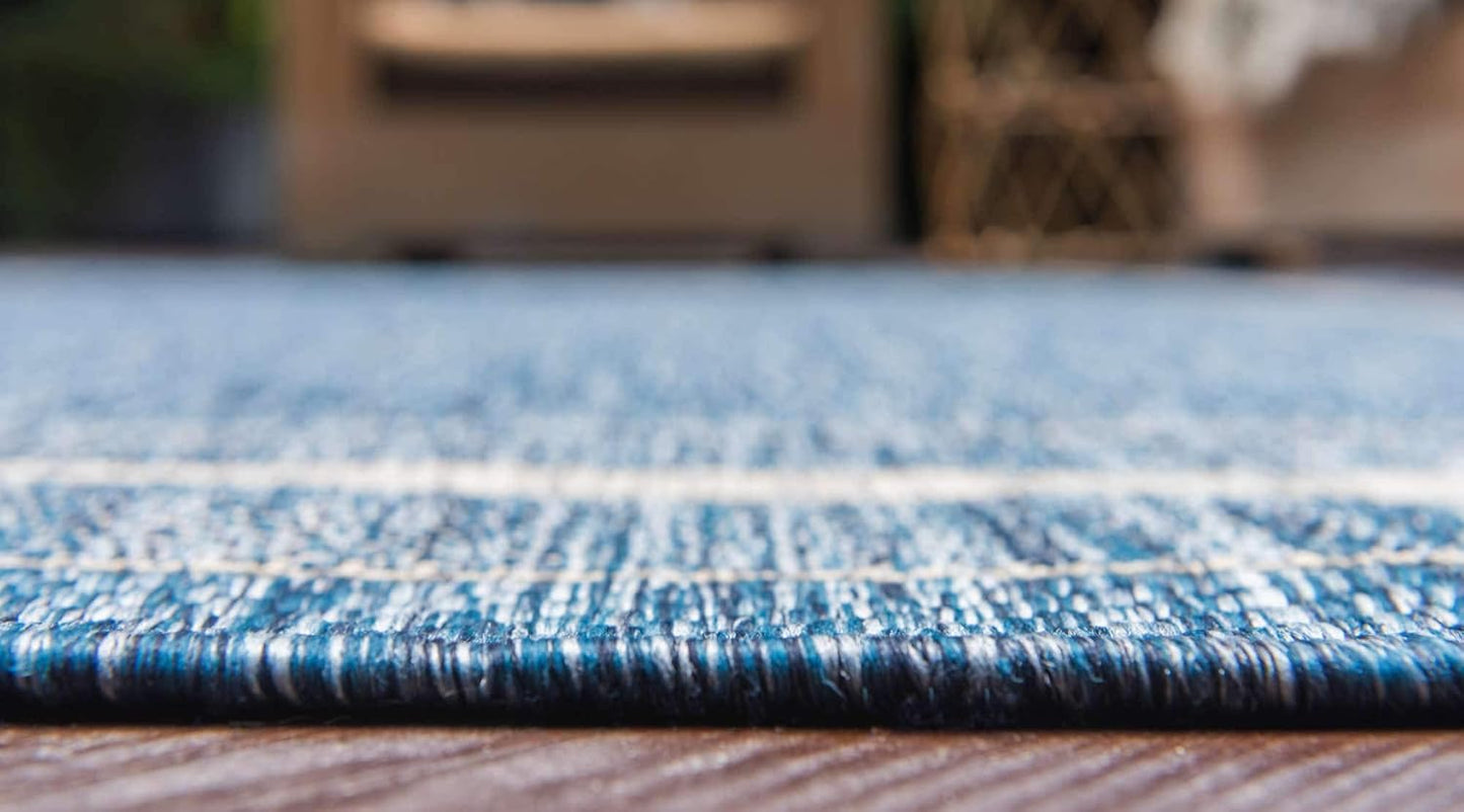 Unique Loom Outdoor Border Collection Area Rug - Soft Border (4' 1" x 6' 1" Rectangle, Blue/ Ivory)