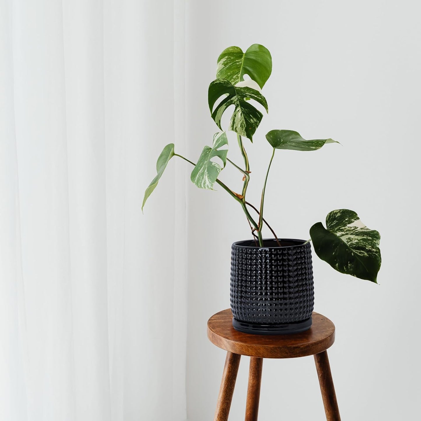 D'vine Dev 6 Inch 4 Inch Ceramic Indoor Planter Pots with Drainage Hole and Saucer, Beaded Design Flower Pots, Set of 2, Gloss Black, 27-D-U-2