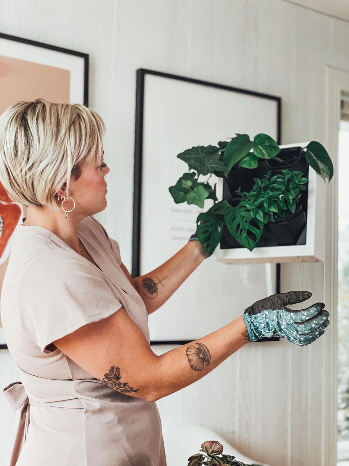 Self-Watering Wall-Mounted Planter Indoor/Outdoor Decor with 4 Pots, Easy to Use Living Wall Planters to Create Vertical Garden, Vertical Planter for Home(White)