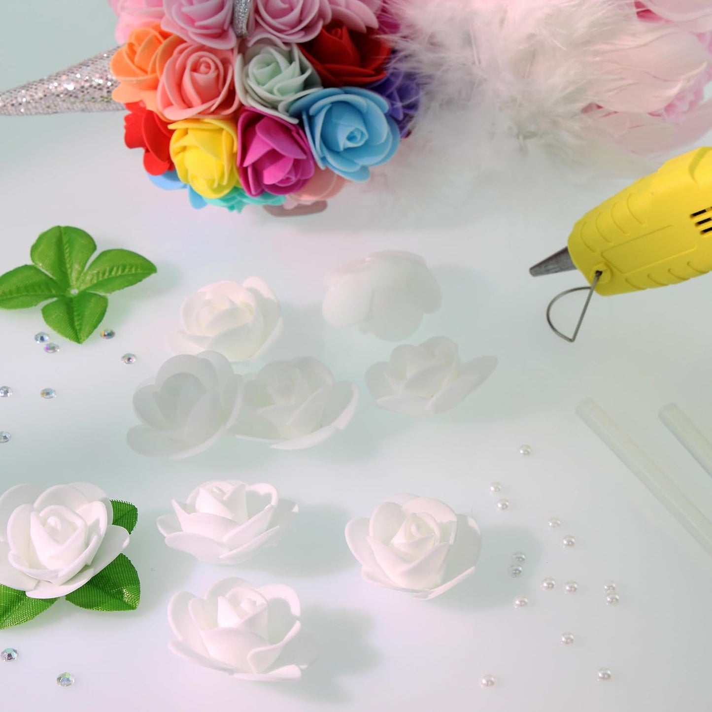 500 Pcs 1.4 Inch Mini Artificial Flowers Head Bulk 5 in 1 Set Faux Foam Fake Small Rose Tiny Baby Flores Bouquet Cake Gift Home Decoration DIY Craft (White)