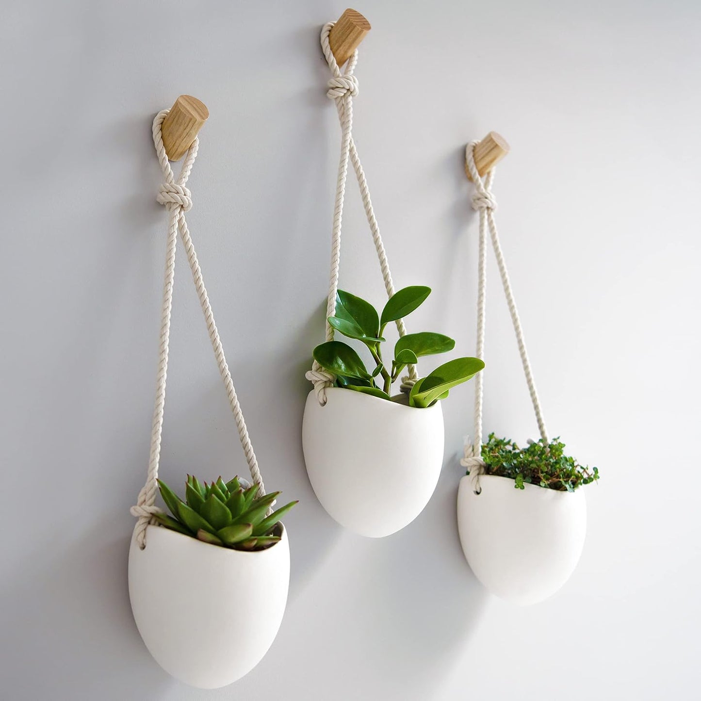 Kazai.® | Porcelain Wall Vases | 3 Piece Set | Including Wooden Hooks | Matte White