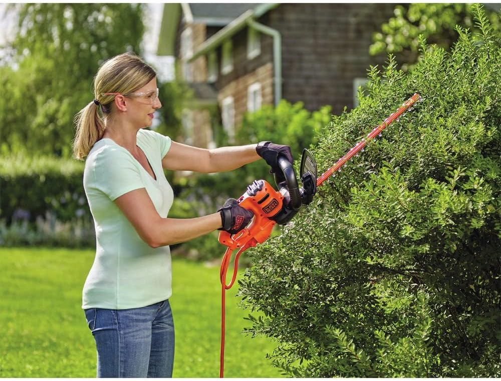 BLACK+DECKER 18-Inch Electric Hedge Trimmer (BEHT200)
