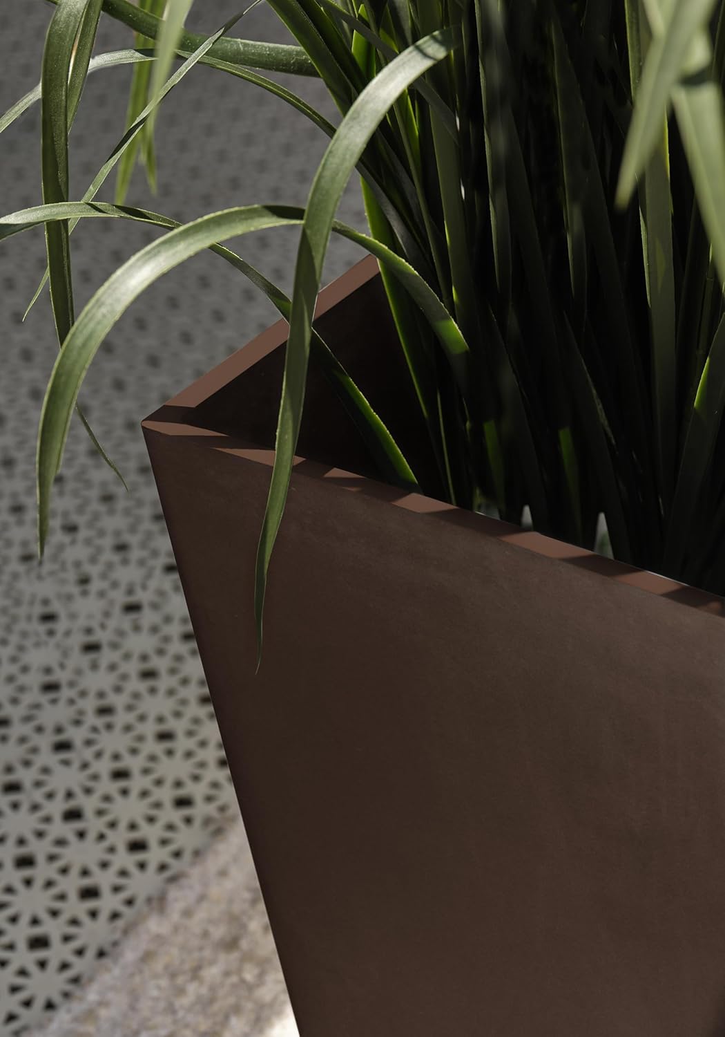 Veradek V-Resin Indoor/Outdoor Taper Planter, 2-Pack (26 inch, Espresso)