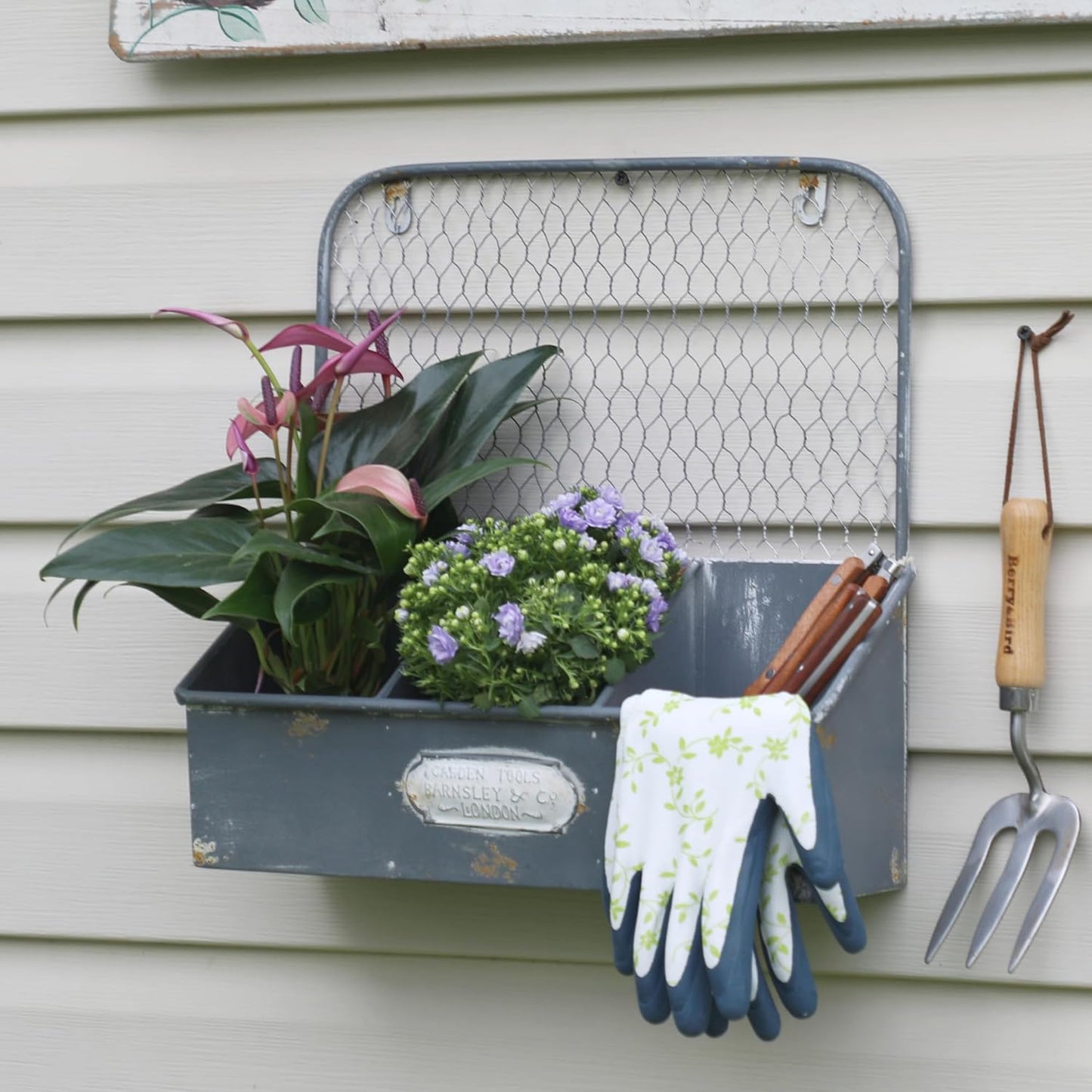 Rustic Metal Wall Mounted Planter Vintage Hanging Flower Pot with 3 Compartments Farmhouse Plants Holder Succulents Tubs for Garden Railing Fence Patio Yard Outdoor Decor