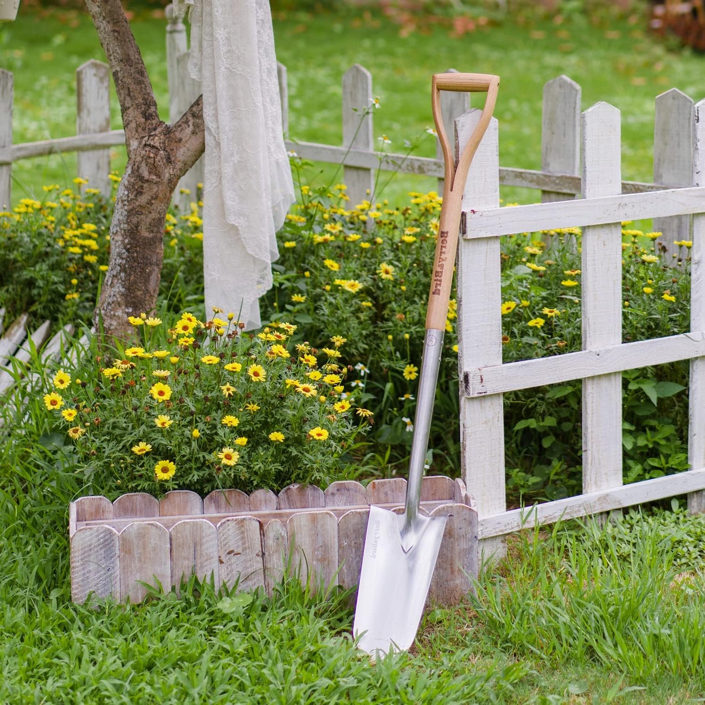 Berry&Bird Trenching Shovel, Garden Drain Spade Shovel with Wood Handle, 42.5" Stainless Steel Gardening Planting Spade, Heavy Duty Root Cutter Shovel Trench Shovel for Digging Transplanting & Edging