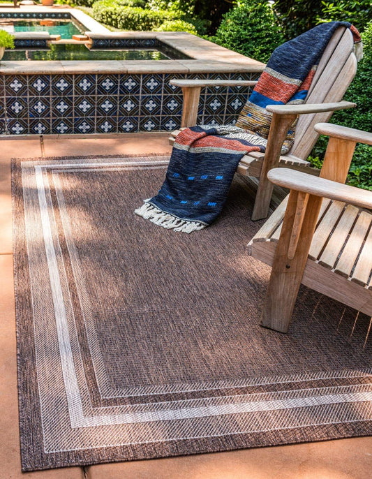 Unique Loom Outdoor Border Collection Area Rug - Soft Border (5' 3" x 8' Rectangle, Brown/ Ivory)