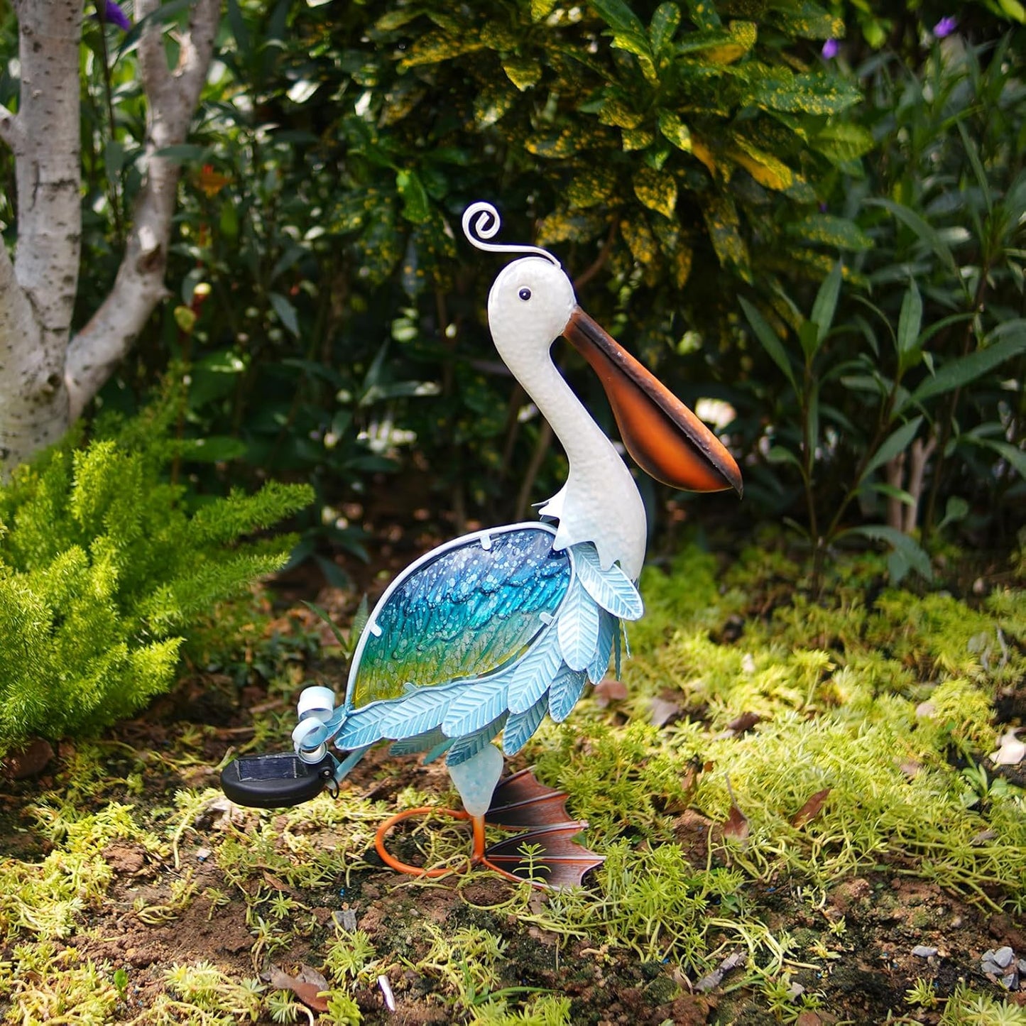 HONGLAND Solar Metal Pelican Statues Garden Sculpture & Statues, 19 Inch Glass Outdoor Pelican Yard Art Coastal Ocean Bird Decor Lawn Ornament for Backyard Porch Patio Decor（Blue-Green）