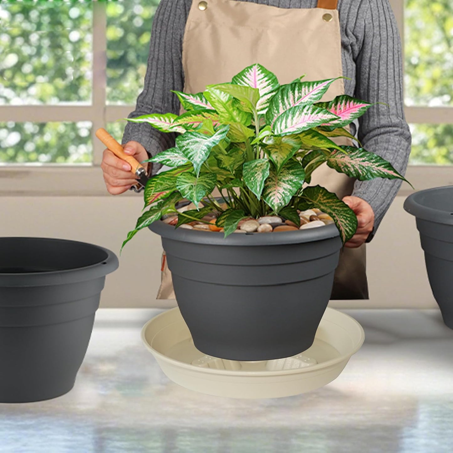 4 Pack Plant Saucer 8 inch, 10 12 14 17 inch, Plant Stand Plastic Plant Saucers for Indoors Outdoor, Heavy Duty Flower Planter Drip Trays for Pots, Pot Saucers for Plants, Grow Bags Saucers