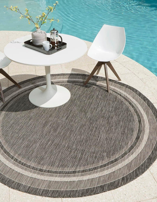 Unique Loom Outdoor Border Collection Area Rug - Soft Border (6' 1" Round Black/Ivory)