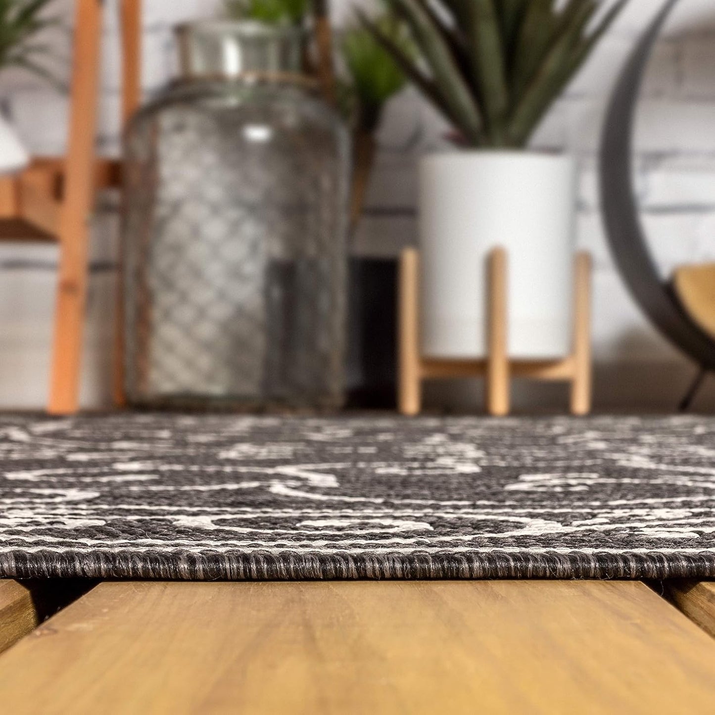 JONATHAN Y SMB106G-9R Charleston Vintage Filigree Textured Weave Black/Gray 9' Round Indoor/Outdoor Area Rug, Pet Friendly, Non-Shedding, Stain Resistant, Easy-Cleaning for Backyard, Patio, Porch