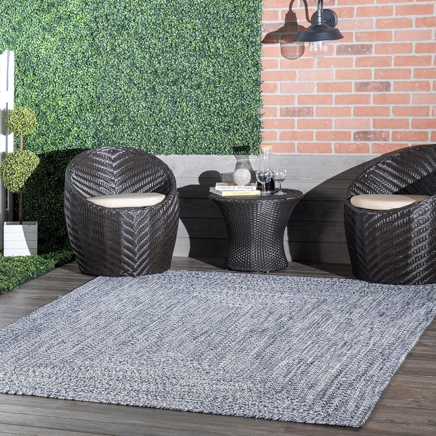 nuLOOM 5' Round Solid Hand Braided Indoor/Outdoor Area Rug, Pet-Friendly, High Traffic, Weather Resistant, for Patio, Balcony, Bedroom, Living, Dining Room, Wynn Navy