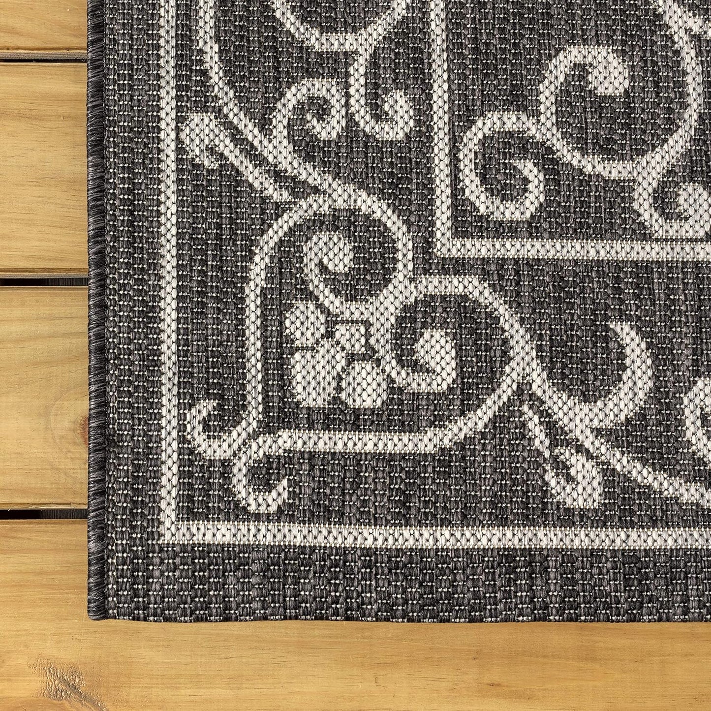 JONATHAN Y SMB106G-5R Charleston Vintage Filigree Textured Weave Black/Gray 5' Round Indoor/Outdoor Area Rug, Pet Friendly, Non-Shedding, Stain Resistant, Easy-Cleaning for Backyard, Patio, Porch