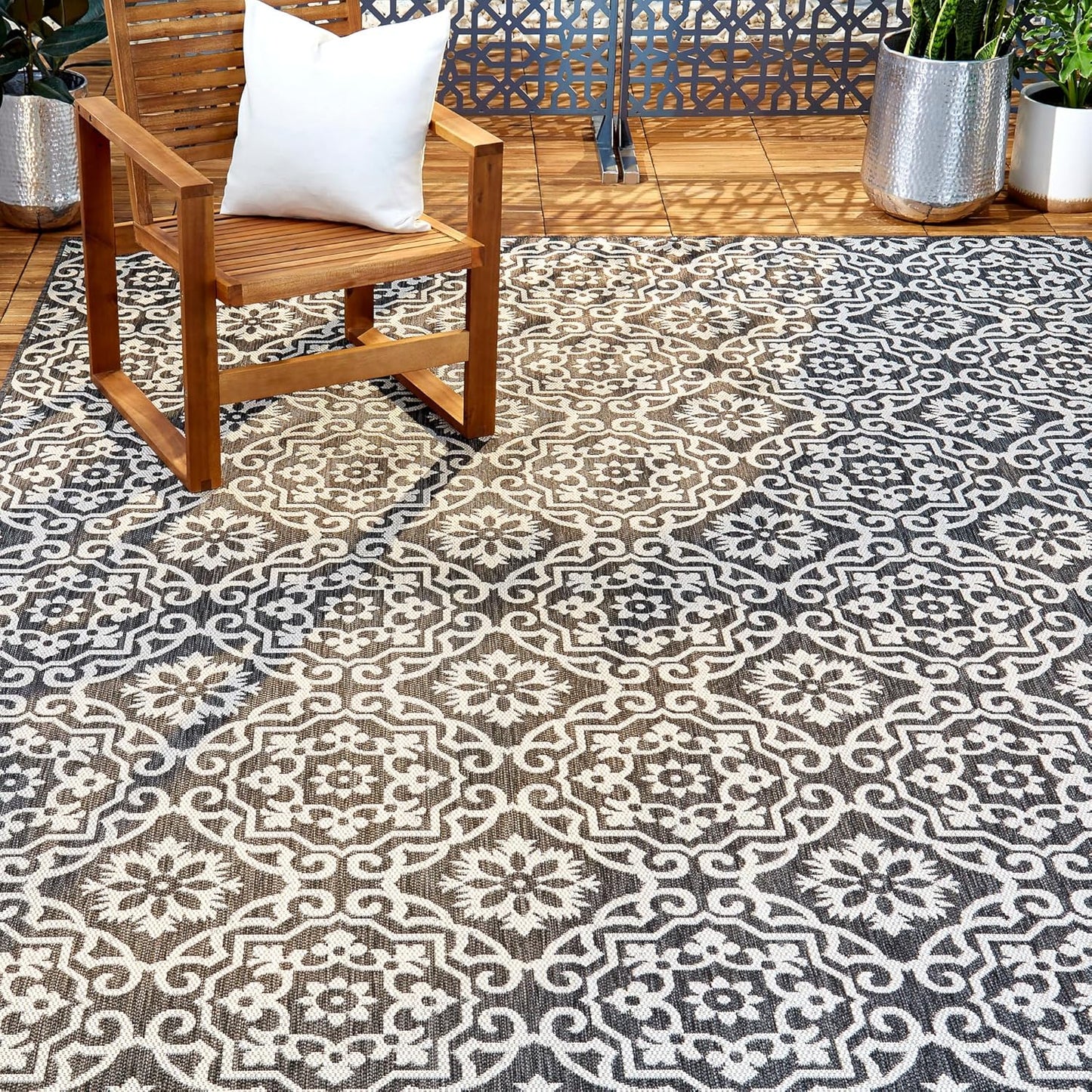 Nicole Miller New York Patio Country Julia Transitional Geometric Indoor/Outdoor Area Rug, Black/Grey, 6'6"x9'2"